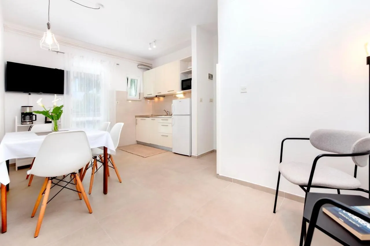 Apartments Magnolia Rovinj 0*,